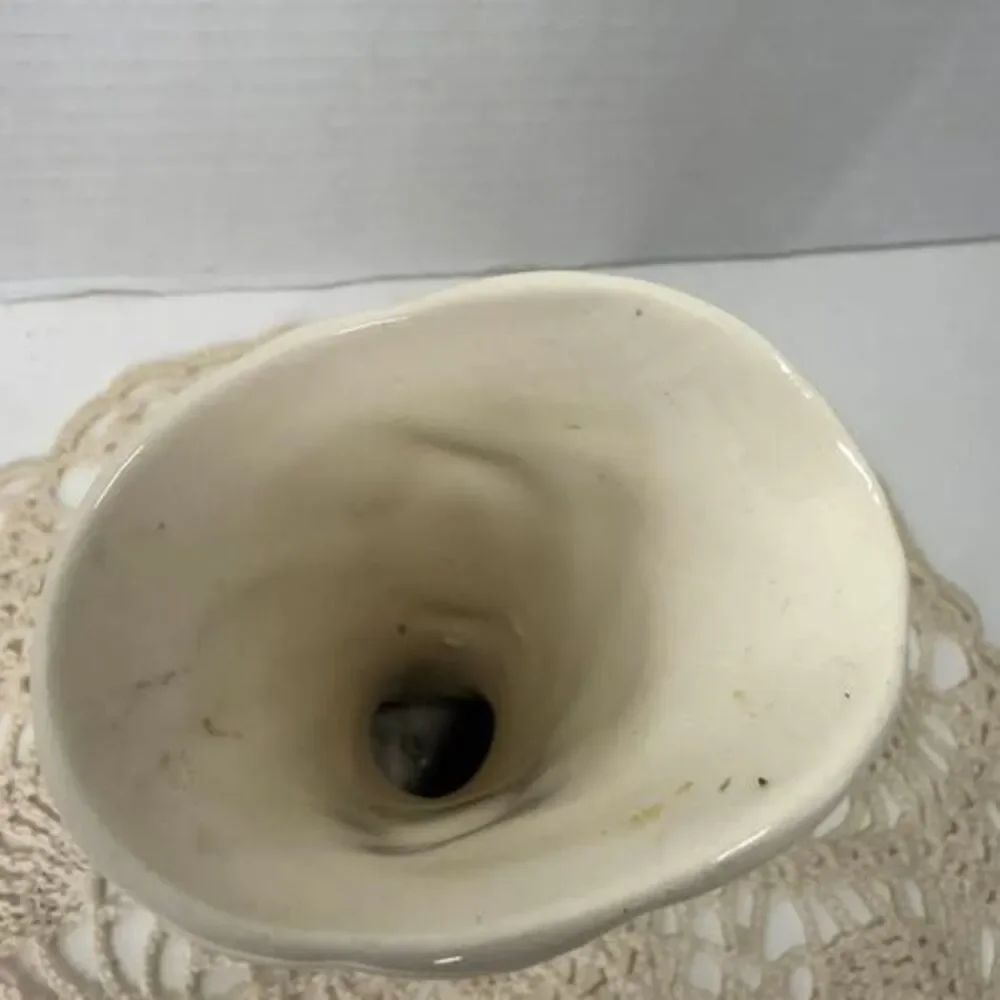 Vintage Ceramic Cornucopia Floral Vase 6”